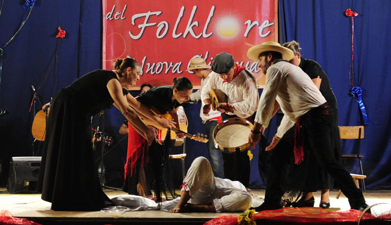 festa del folklore - 16 agosto 2009 - mc061