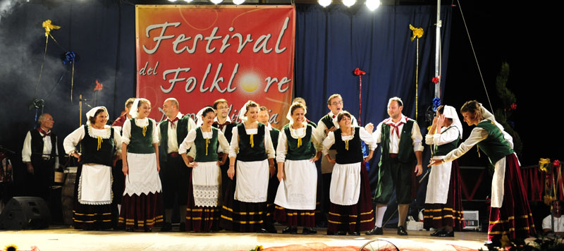 festa del folklore - 16 agosto 2009 - mc103