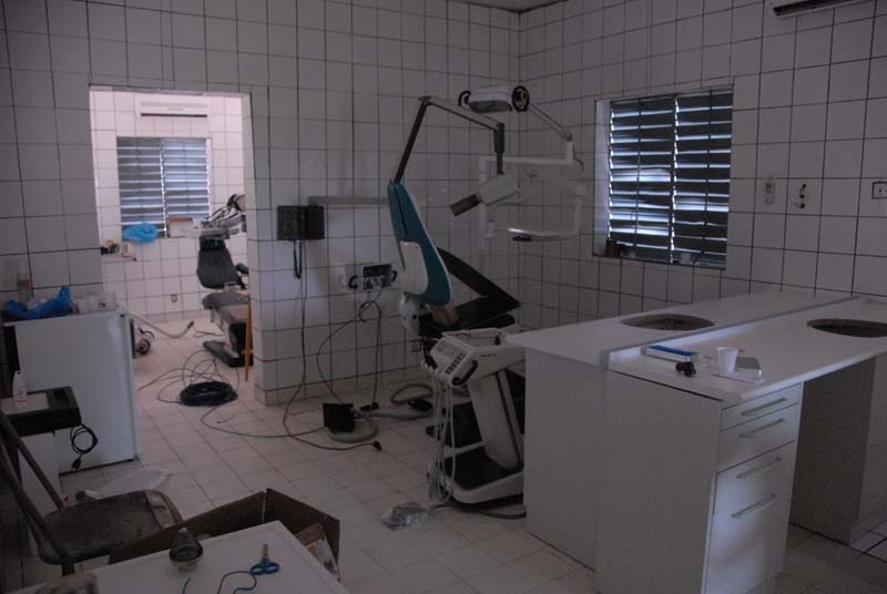 preparazione ambulatorio odontoiatria - burkina faso 2007- 0057