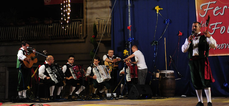 festa del folklore - 16 agosto 2009 - mc064