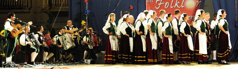festa del folklore - 16 agosto 2009 - mc067
