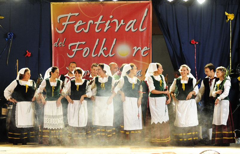 festa del folklore - 16 agosto 2009 - mc079