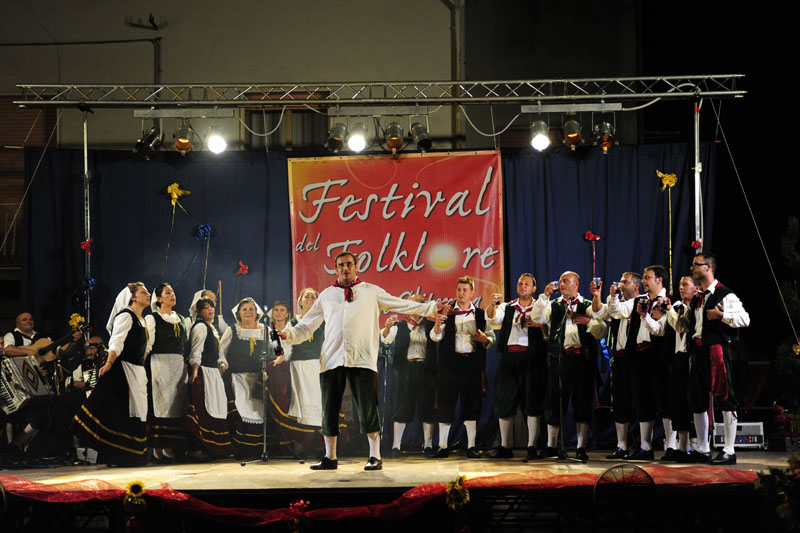festa del folklore - 16 agosto 2009 - mc090