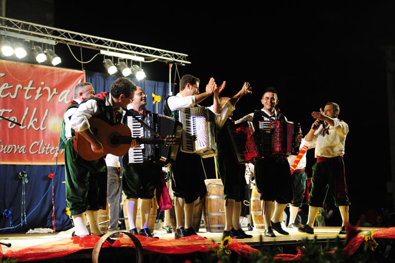 festa del folklore - 16 agosto 2009 - mc197