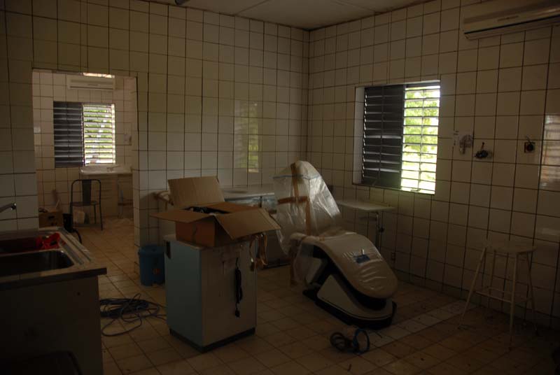 preparazione ambulatorio odontoiatria - burkina faso 2007- 0006