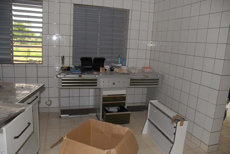 preparazione ambulatorio odontoiatria - burkina faso 2007- 0018