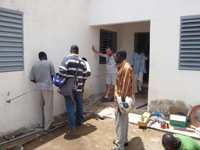 preparazione ambulatorio odontoiatria - burkina faso 2007- 0025
