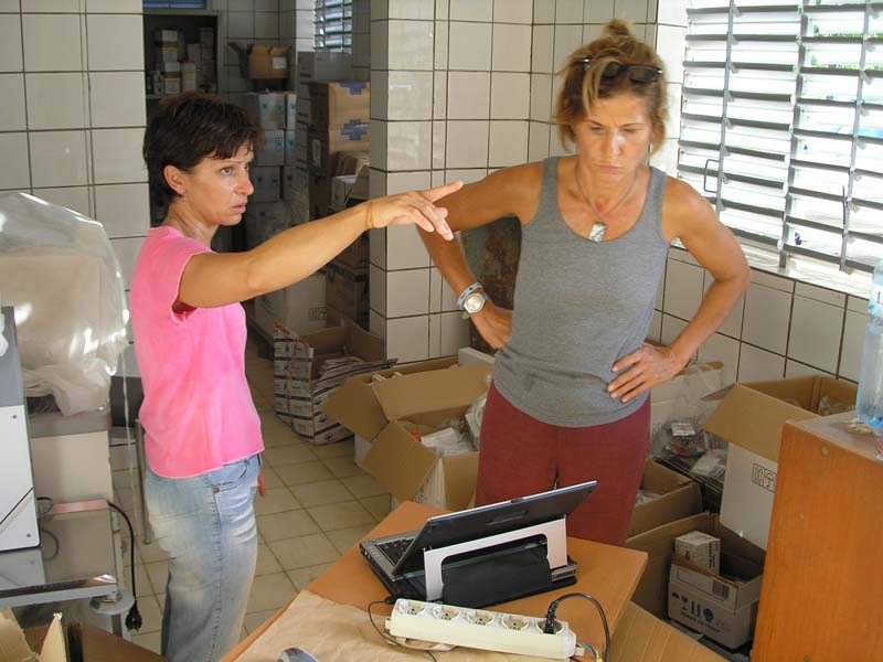 preparazione ambulatorio odontoiatria - burkina faso 2007- 0042