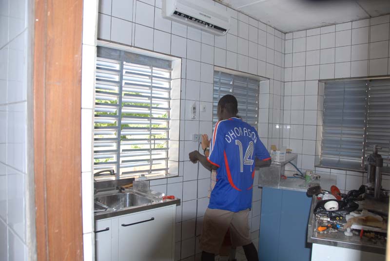 preparazione ambulatorio odontoiatria - burkina faso 2007- 0049
