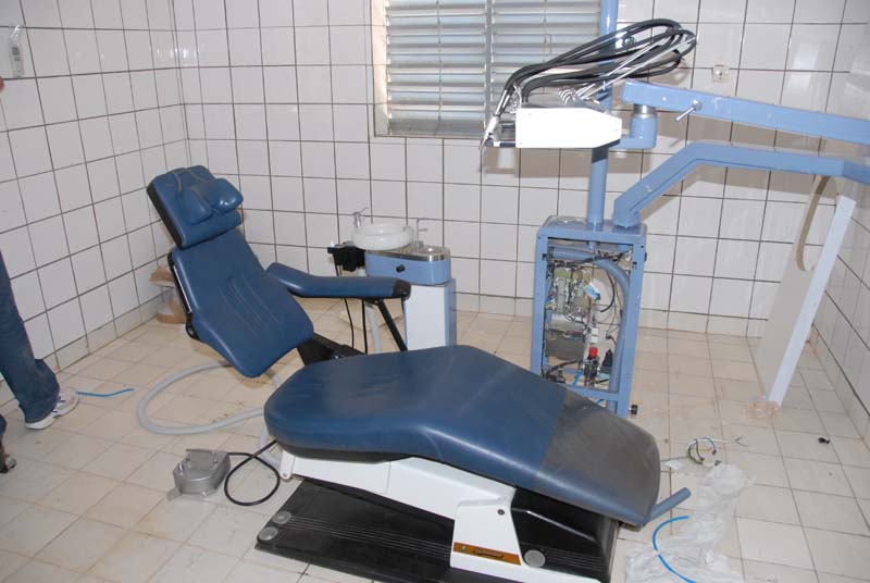 preparazione ambulatorio odontoiatria - burkina faso 2007- 0051