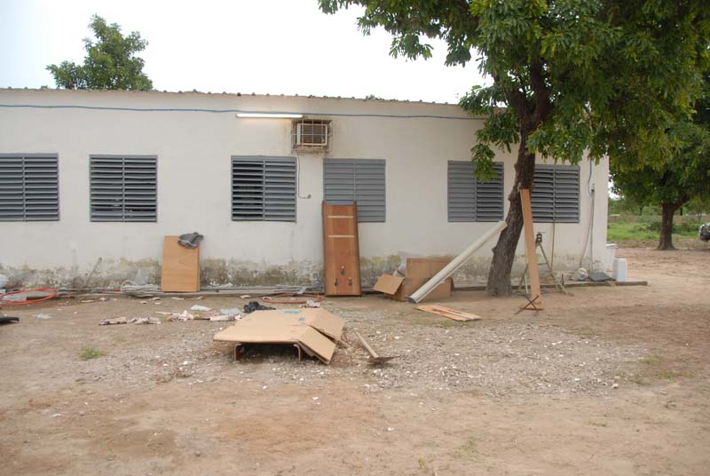 preparazione ambulatorio odontoiatria - burkina faso 2007- 0068
